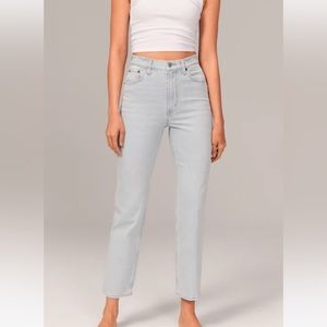 COPY - Abercrombie & Fitch Ultra High Rise Straight Jeans NEW with tags!